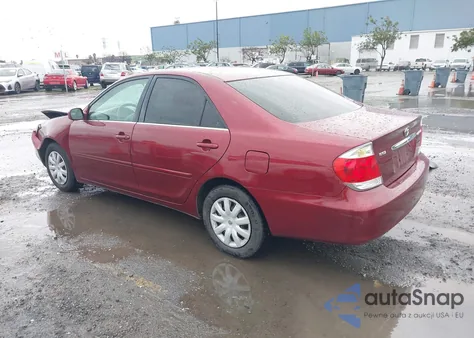 2005 Toyota Camry Le z USA, uszkodzony, nr VIN 4T1BE30K85U069379